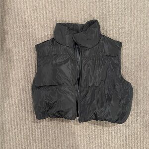 Cropped puffer vest